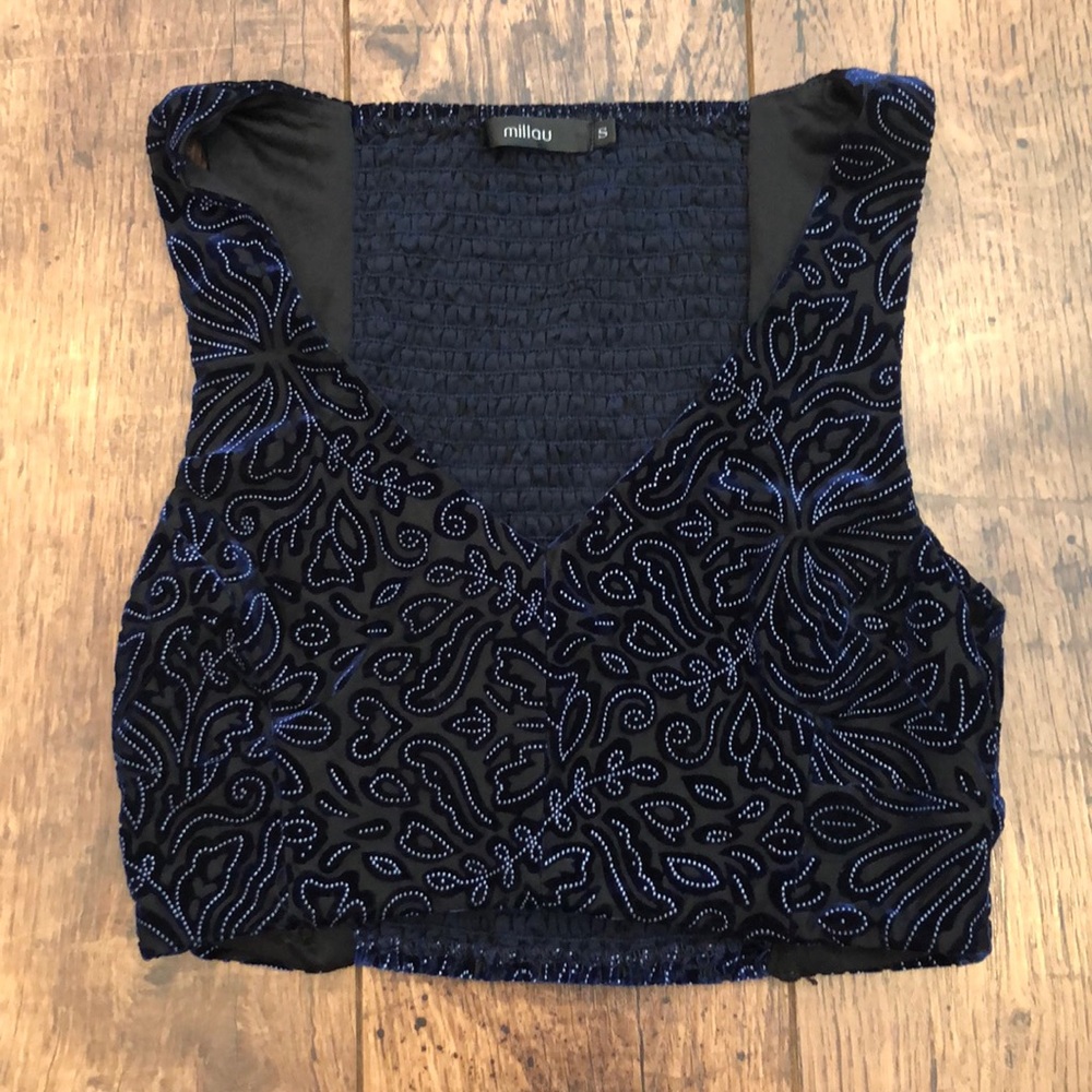 Blue and back patterned crop top